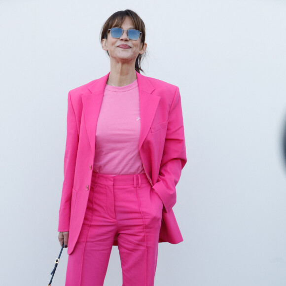 Sophie Marceau - Les célébrités au photocall du défilé Jacquemus pour la présentatation de la toute dernière collection "Le Raphia" au Bourget, Seine-Saint-Denis (93), France, le 12 décembre 2022. Habitué à ne pas suivre le calendrier de la Fashion Week de Paris, le designer a présenté sa toute dernière collection "Le Raphia" avec l'une une de ses couleurs favorites : le beige. © Veeren-Clovis/Bestimage 