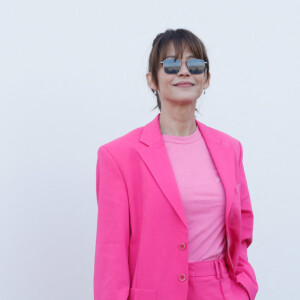 Sophie Marceau - Les célébrités au photocall du défilé Jacquemus pour la présentatation de la toute dernière collection "Le Raphia" au Bourget, Seine-Saint-Denis (93), France, le 12 décembre 2022. Habitué à ne pas suivre le calendrier de la Fashion Week de Paris, le designer a présenté sa toute dernière collection "Le Raphia" avec l'une une de ses couleurs favorites : le beige. © Veeren-Clovis/Bestimage 