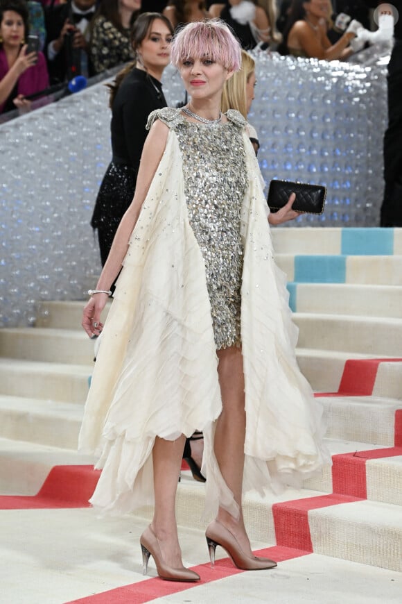 Marion Cotillard - Les célébrités arrivent à la soirée du "MET Gala 2023" à New York, le 1er mai 2023.