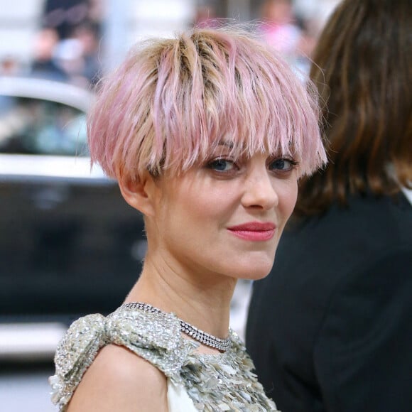 Marion Cotillard - Les célébrités arrivent à la soirée du "MET Gala 2023" à New York, le 1er mai 2023.