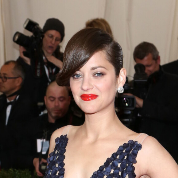 Cela faisait 9 ans que l'actrice oscarisée n'était pas venue
Marion Cotillard - Soirée du Met Ball / Costume Institute Gala 2014: "Charles James: Beyond Fashion" à New York. Le 5 mai 2014.