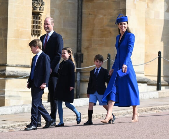 Le prince William, prince de Galles, Le prince George de Galles, La princesse Charlotte de Galles, Le prince Louis de Galles, Catherine (Kate) Middleton, princesse de Galles - La famille royale du Royaume Uni arrive à la chapelle Saint George pour la messe de Pâques au château de Windsor le 9 avril 2023.