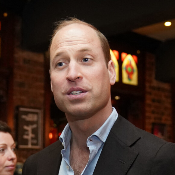 La princesse Charlotte, sosie de son père !
 
Le prince William, prince de Galles, lors d'une visite au pub "The Rectory" à Birmingham.