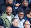 Après des débuts remarqués à l'Usine Opéra, il devient le professeur particulier de nombreuses stars
La chanteuse Yseult et Joel Bouraïma Alias Coach Joe ( coach sportif de la Star Academy 10 et de la famille Kardashian) en tribune lors du match de championnat de Ligue 1 Uber Eats opposant le Paris Saint-Germain (PSG) à l'AJ Auxerre au Parc des Princes à Paris, France, le 13 novembre 2022. Le PSG a gagné 5-0. © Cyril Moreau/Bestimage