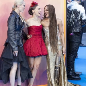 Pom Klementieff, Natalie Portman, Tessa Thompson lors de la première du film "Thor: Love and Thunder" à Londres le 5 juillet 2022. 