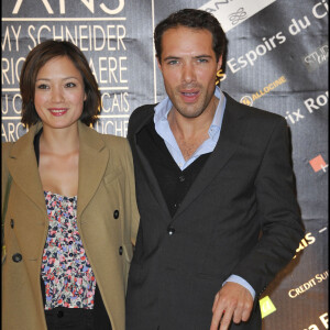 En effet, le réalisateur avait vécu une belle romance avec elle pendant l'année 2011. 
Nicolas Bedos et sa compagne Pom Klementieff - Remise des prix Romy Schneider et Patrick Dewaere lors d'une soirée au Bon Marché Rive Gauche.