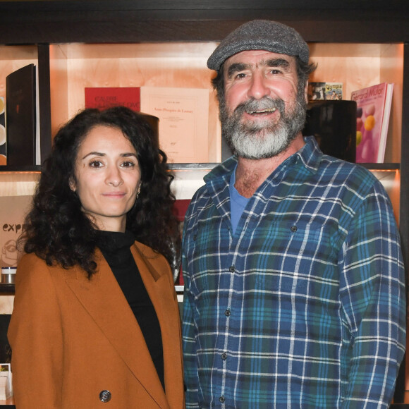 Ce jeudi soir, la une diffuse "Le colosse aux pieds d'argile".
Exclusif - Rachida Brakni et Eric Cantona lors d'une conférence de presse de la série "Le voyageur: La permission de minuit" au restaurant Les Editeurs à Paris, France. © Coadic Guirec/bestimage 