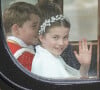 Début des hostilités, "la procession du roi", qui a rejoint en carrosse l'Abbaye de Westminster depuis le palais de Buckingham sur environ deux kilomètres
La princesse Charlotte de Galles, Le prince Louis de Galles - Sortie de la cérémonie de couronnement du roi d'Angleterre à l'abbaye de Westminster de Londres, Royaume Uni, le 6 mai 2023.