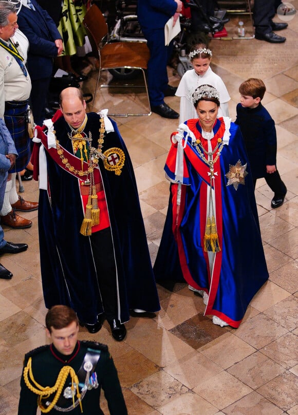 Le prince William, prince de Galles, et Catherine (Kate) Middleton, princesse de Galles, Le prince Louis de Galles et La princesse Charlotte de Galles - Les invités à la cérémonie de couronnement du roi d'Angleterre à l'abbaye de Westminster de Londres, Royaume Uni, le 6 mai 2023.