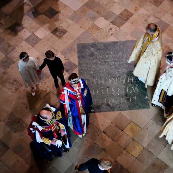 Le roi Charles III d'Angleterre, Le prince William, prince de Galles, et Catherine (Kate) Middleton, princesse de Galles, Le prince Louis de Galles et La princesse Charlotte de Galles - Les invités à la cérémonie de couronnement du roi d'Angleterre à l'abbaye de Westminster de Londres, Royaume Uni, le 6 mai 2023.