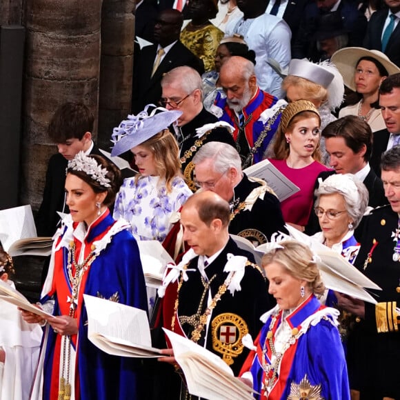 Les invités à la cérémonie de couronnement du roi d'Angleterre à l'abbaye de Westminster de Londres Le prince William, prince de Galles, et Catherine (Kate) Middleton, princesse de Galles, La princesse Charlotte de Galles, Le prince Louis de Galles, Le prince Edward, duc d'Edimbourg et Sophie, duchesse d'Edimbourg, James Mountbatten-Windsor, Comte de Wessex, Lady Louise Windsor, Le duc et la duchesse de Gloucester, Vice Admiral Sir Tim Laurence et La princesse Anne, Le prince Andrew, duc d'York, La princesse Beatrice d'York et son mari Edoardo Mapelli Mozzi, La princesse Eugenie d'York et son mari Jack Brooksbank et Le prince Harry, duc de Sussex - Les invités à la cérémonie de couronnement du roi d'Angleterre à l'abbaye de Westminster de Londres, Royaume Uni, le 6 mai 2023.