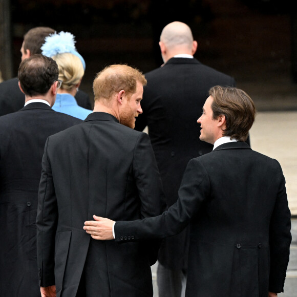 Toby Melville - 72036878 - Les invités à la cérémonie de couronnement du roi d'Angleterre à l'abbaye de Westminster de Londre Le prince Harry, duc de Sussex et Edoardo Mapelli Mozzi - Les invités arrivent à la cérémonie de couronnement du roi d'Angleterre à l'abbaye de Westminster de Londres, Royaume Uni, le 6 mai 2023  . Celebs attending at Westminster Abbey, central London, ahead of the coronation ceremony of King Charles III and Queen Camilla. Picture date: Saturday May 6, 2023. 