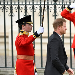 Le prince Harry, duc de Sussex, - Les invités arrivent à la cérémonie de couronnement du roi d'Angleterre à l'abbaye de Westminster de Londres, Royaume Uni, le 6 mai 2023