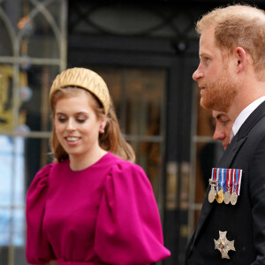 Les invités arrivent à la cérémonie de couronnement du roi d'Angleterre à l'abbaye de Westminster de Londres Le prince Harry, duc de Sussex et La princesse Beatrice d'York - Les invités à la cérémonie de couronnement du roi d'Angleterre à l'abbaye de Westminster de Londres, Royaume Uni, le 6 mai 2023.