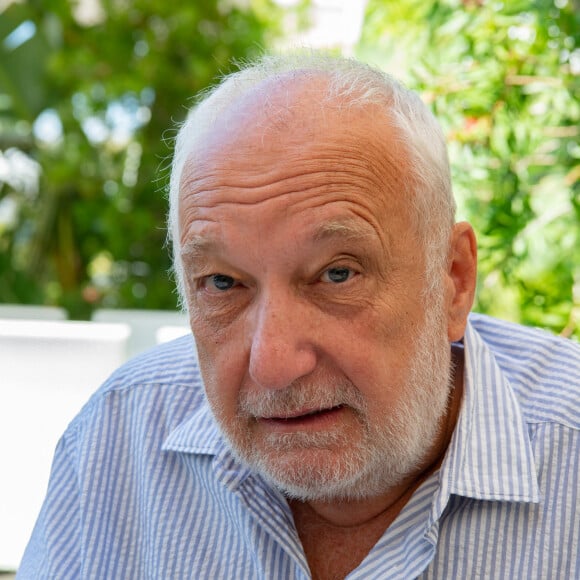 François Berléand partage l'affiche d'un nouveau téléfilm avec Julie Gayet.
François Berléand au cinéma Pathé La Valette à Toulon. Le 12 juillet 2022 © Patrick Carpentier / Bestimage.