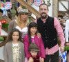 Installée en Allemagne, Hiziya Ribéry s'est rendue avec sa mère en Italie
Franck Ribery célèbre la fête de la bière "Oktoberfest" avec sa femme Wahiba et ses enfants Salif, Shakinez et Hizya à Munich en Allemagne le 5 octobre 2014.