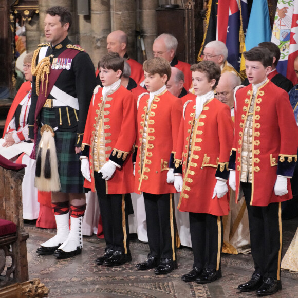 Le prince George de Galles, Lord Oliver Cholmondley, Nicholas Barclay, Ralph Tollemache - Les invités à la cérémonie de couronnement du roi d'Angleterre à l'abbaye de Westminster de Londres, Royaume Uni, le 6 mai 2023. 