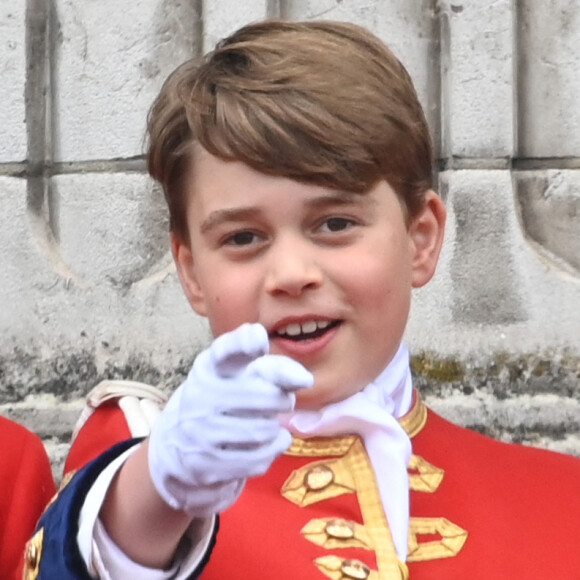 Le prince George de Galles - La famille royale britannique salue la foule sur le balcon du palais de Buckingham lors de la cérémonie de couronnement du roi d'Angleterre à Londres le 5 mai 2023. 