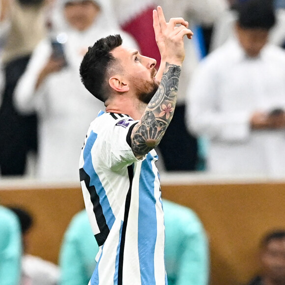 Une somme énorme, mais connaissant le salaire de Lionel Messi, cela ne reste finalement pas grand chose pour lui !
Lionel (Leo) Messi - Match "France - Argentine (3-3 - tab 2-4)" en finale de la Coupe du Monde 2022 au Qatar, le 18 décembre 2022. © Philippe Perusseau / Bestimage