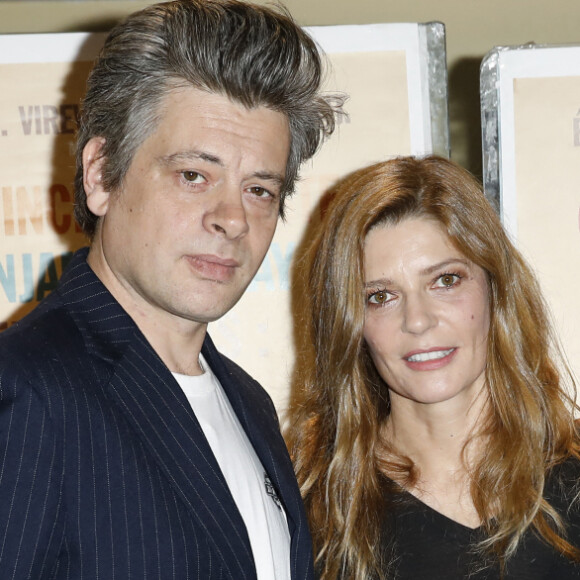 Le cinéma, chez elle, c'est une affaire de famille.
Benjamin Biolay, Chiara Mastroianni, Vincent Lacoste à l'avant-Première du film "Chambre 212" au cinéma UGC Ciné Cité Les Halles à Paris, France. © Marc Ausset-Lacroix/Bestimage