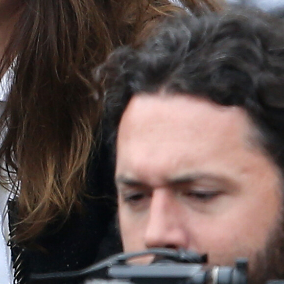 Arthur (Jacques Essebag) et sa compagne Mareva Galanter dans les tribunes de la finale homme des internationaux de France de Roland Garros à Paris le 5 juin 2016. © Moreau-Jacovides / Bestimage