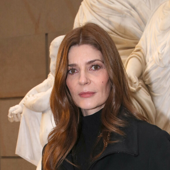 "J'ai fait la montée des marches avec un oeuf de pigeon !", a-t-elle raconté au JDD.
Chiara Mastroianni - People au défilé de mode automne-hiver 2022/2023 "Louis Vuitton" lors de la fashion week à Paris. Le 7 mars 2022 © Bertrand Rindoff Petroff-Olivier Borde / Bestimage