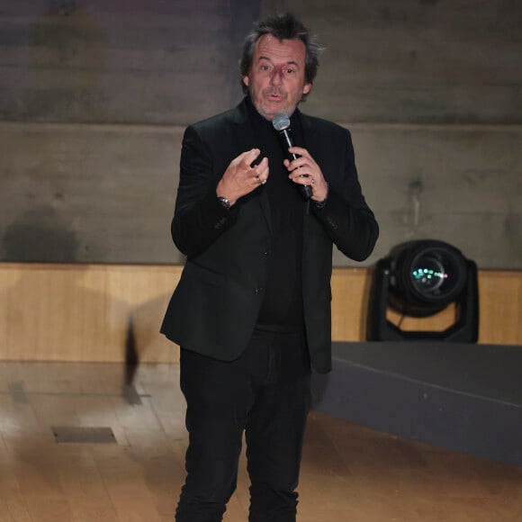 Il est en effet à la tête d'un joyeux clan recomposé de six enfants.
Jean Luc Reichmann - Cérémonie des trophées du Sport à la Maison de l'Unesco à Paris, le 12 décembre 2022. © Grégory Lenormand / Panoramic / Bestimage