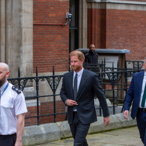 Le prince Harry, duc de Sussex, à la sortie du procès contre l'éditeur du journal "Daily Mail" à Londres, le 30 mars 2023. © Tayfun Salci/Zuma Press/Bestimage 