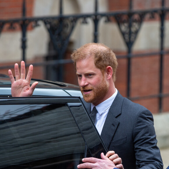 Le prince Harry, duc de Sussex, à la sortie du procès contre l'éditeur du journal "Daily Mail" à Londres, le 30 mars 2023. © Tayfun Salci/Zuma Press/Bestimage 