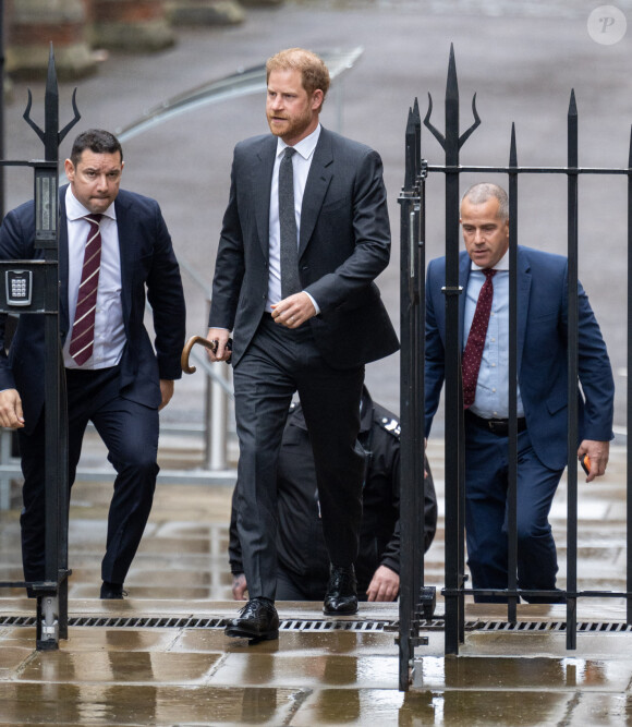 Le prince Harry, duc de Sussex, arrive au procès contre l'éditeur du journal "Daily Mail" à la Haute Cour de Londres, Royaume Uni, le 28 mars 2023.