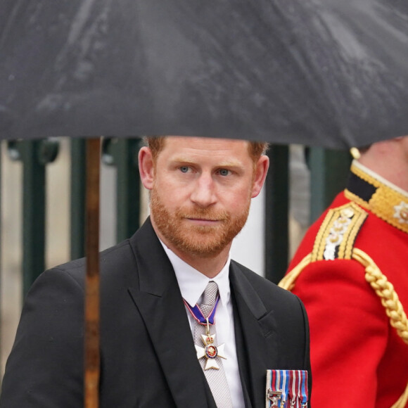 Mais est reparti très vite, "décevant" son père. 
Le prince Harry, duc de Sussex - Sortie de la cérémonie de couronnement du roi d'Angleterre à l'abbaye de Westminster de Londres, Royaume Uni, le 6 mai 2023. 