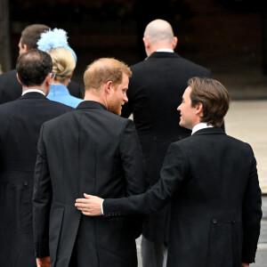 Le prince Harry, duc de Sussex et Edoardo Mapelli Mozzi - Les invités arrivent à la cérémonie de couronnement du roi d'Angleterre à l'abbaye de Westminster de Londres, Royaume Uni, le 6 mai 2023 