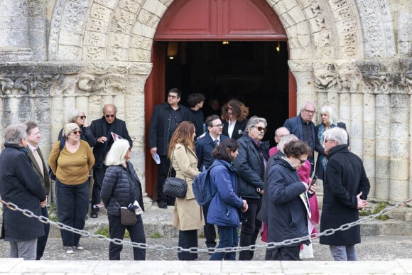 Exclusif - Famille et proches aux obsèques de l'écrivain Philippe Sollers en l'église Saint-Étienne d'Ars-en-Ré, France, le 15 mai 2023. © Laetitia Notarianni/Bestimage 