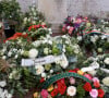 Il est mort le 5 mai 2023.
La tombe fleurie de l'écrivain Philippe Sollers au cimétière d'Ars-en-Ré, France, le 15 mai 2023. © Laetitia Notarianni/Bestimage
