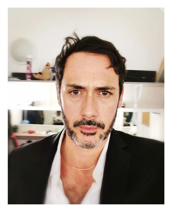 Emanuele Giorgi prend la pose sur Instagram