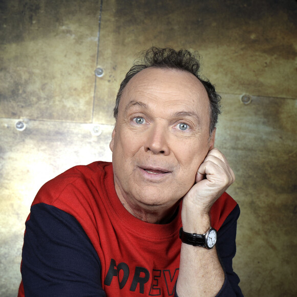 Portrait de Julien Lepers, lors de l'enregistrement de l'émission "Chez Jordan" à Paris. Le 5 octobre 2022 © Cédric Perrin / Bestimage