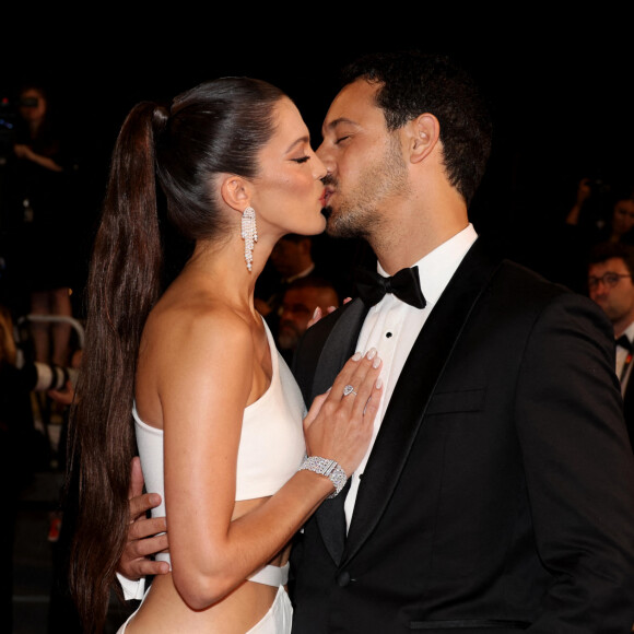 Iris Mittenaere et son fiancé Diego El Glaoui - Montée des marches du film " Le retour (Homecoming) " lors du 76ème Festival International du Film de Cannes, au Palais des Festivals à Cannes. Le 17 mai 2023 © Jacovides-Moreau / Bestimage 