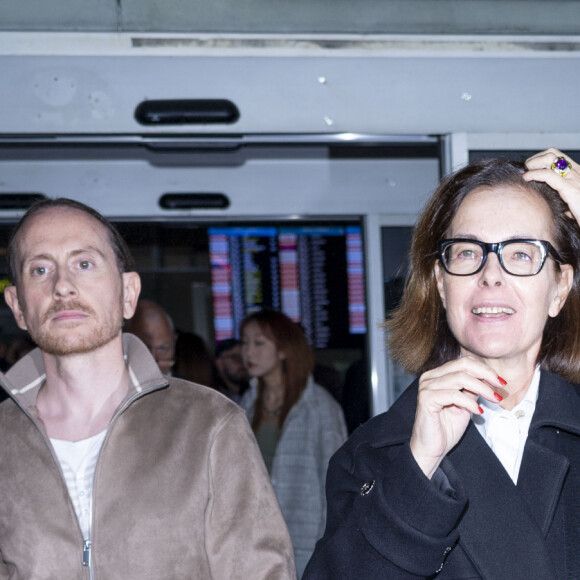 Carole Bouquet - Les célébrités arrivent à l'aéroport Nice Côte d'Azur lors du 76ème Festival International du Film de Cannes, à Nice, France, le 20 mai 2023. © Da Silva-Perusseau/Bestimage