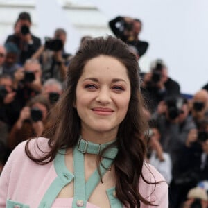 Marion Cotillard au photocall de "Little Girl Blue" lors du 76ème Festival International du Film de Cannes, le 21 mai 2023. © Jacovides / Moreau / Bestimage