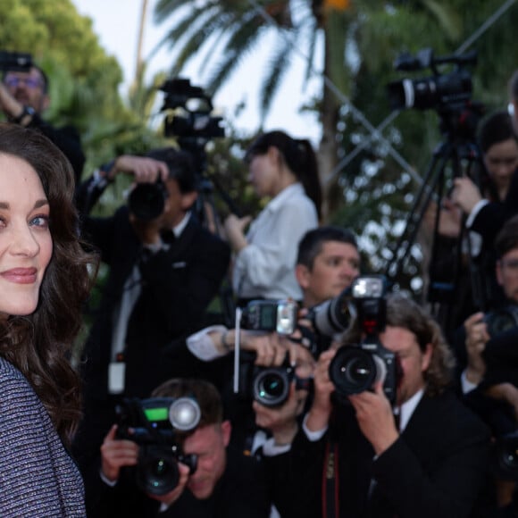 Marion Cotillard - Montée des marches du film " Firebrand (Le jeu de la reine) " lors du 76ème Festival International du Film de Cannes, au Palais des Festivals à Cannes. Le 21 mai 2023 © Olivier Borde / Bestimage 