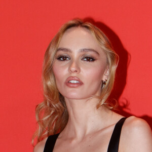 En petite robe Chanel, la fille de Johnny Depp et Vanessa Paradis joue la carte de la sécurité
Lily-Rose Depp en Chanel - Photocall de la soirée "The Idol" au Palm Beach lors du 76ème Festival International du Film de Cannes le 22 mai 2023. © Christophe Clovis / Bestimage