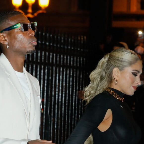 Une superbe nouvelle pour Paul Pogba et Maria Zulay, à qui l'on souhaite tous nos voeux de bonheur !
Paul Pogba et sa femme Maria Zulay Salaues - Arrivées et sorties du défilé Off-White Femme Automne/hiver 2022/2023 au palais Brongniart à Paris, France, le 28 février 2022. © Veeren-Christophe Clovis / Bestimage