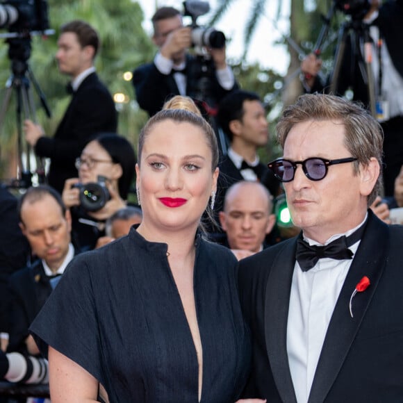 Benoit Magimel et Margot Pelletier étaient accordés.
Margot Pelletier et son mari Benoît Magimel - Montée des marches du film " Elémentaire " pour la cérémonie de clôture du 76ème Festival International du Film de Cannes, au Palais des Festivals à Cannes. Le 27 mai 2023 © Olivier Borde / Bestimage 