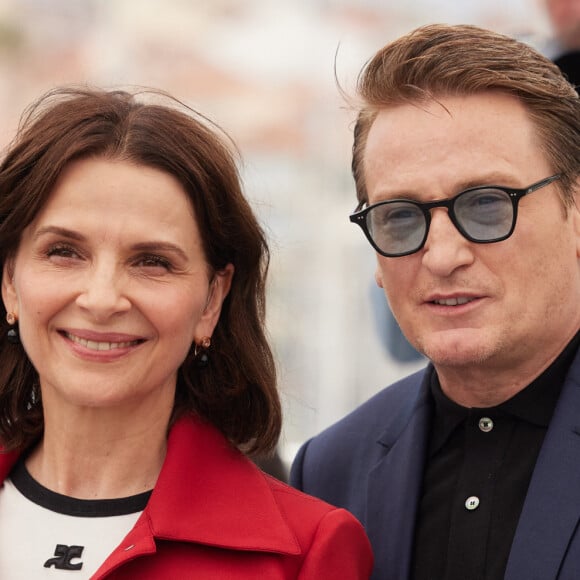 Juliette Binoche et Benoît Magimel au photocall de "La Passion de Dodin Bouffant" lors du 76ème Festival International du Film de Cannes, France, le 25 mai 2023. © Jacovides-Moreau/Bestimage 