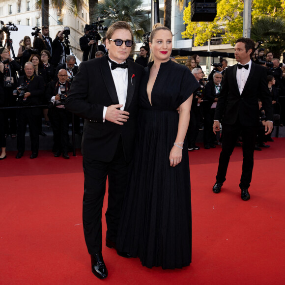 Benoît Magimel et sa femme Margot Pelletier - Montée des marches du film " Elémentaire " pour la cérémonie de clôture du 76ème Festival International du Film de Cannes, au Palais des Festivals à Cannes. Le 27 mai 2023 © Jacovides-Moreau / Bestimage 