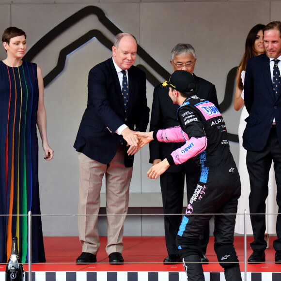 Michel Boeri, la princesse Charlène de Monaco, le prince Albert II de Monaco, le roi de Malaisie, Abdullah Shah, Andrea Casiraghi, Esteban Ocon - Remise de prix du 80ème Grand Prix de Monaco de Formule 1 à Monaco le 28 Mai 2023. © Bruno Bebert/Bestimage 