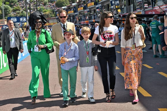 Khadja Nin, Andrea Casiraghi, Raphael Elmaleh, Sacha Casiraghi, Charlotte Casiraghi, Tatiana Santo Domingo - La famille princière de Monaco assiste aux séances d'essais qualificatives du 80ème Grand Prix de Monaco de Formule 1 à Monaco le 27 mai 2023. © Bruno Bebert/Bestimage 