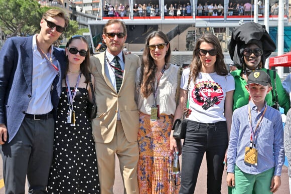 Ben-Sylvester Strautmann et sa compagne la princesse Alexandra de Hanovre, Andrea Casiraghi, sa femme Tatiana Santo Domingo, Charlotte Casiraghi, son fils Raphael Elmaleh et Khadja Nin - La famille princière de Monaco assiste aux séances d'essais qualificatives du 80ème Grand Prix de Monaco de Formule 1 à Monaco le 27 mai 2023. © Bruno Bebert/Bestimage 