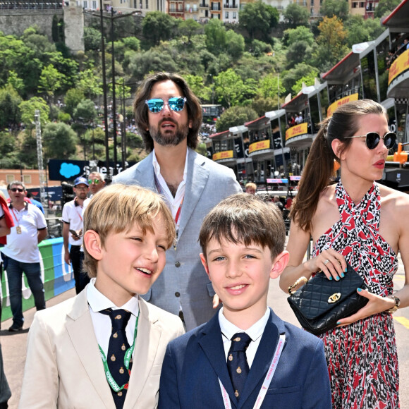 Dimitri Rassam et sa femme Charlotte Casiraghi , Sacha Casiraghi, Raphael Elmaleh - La famille princière de Monaco lors du 80ème Grand Prix de Monaco de Formule 1 à Monaco le 28 mai 2023. © Bruno Bebert/Bestimage 