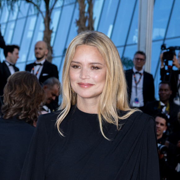 Virginie Efira (enceinte) - Montée des marches du film " L'été dernier " lors du 76ème Festival International du Film de Cannes, au Palais des Festivals à Cannes. © Olivier Borde / Bestimage